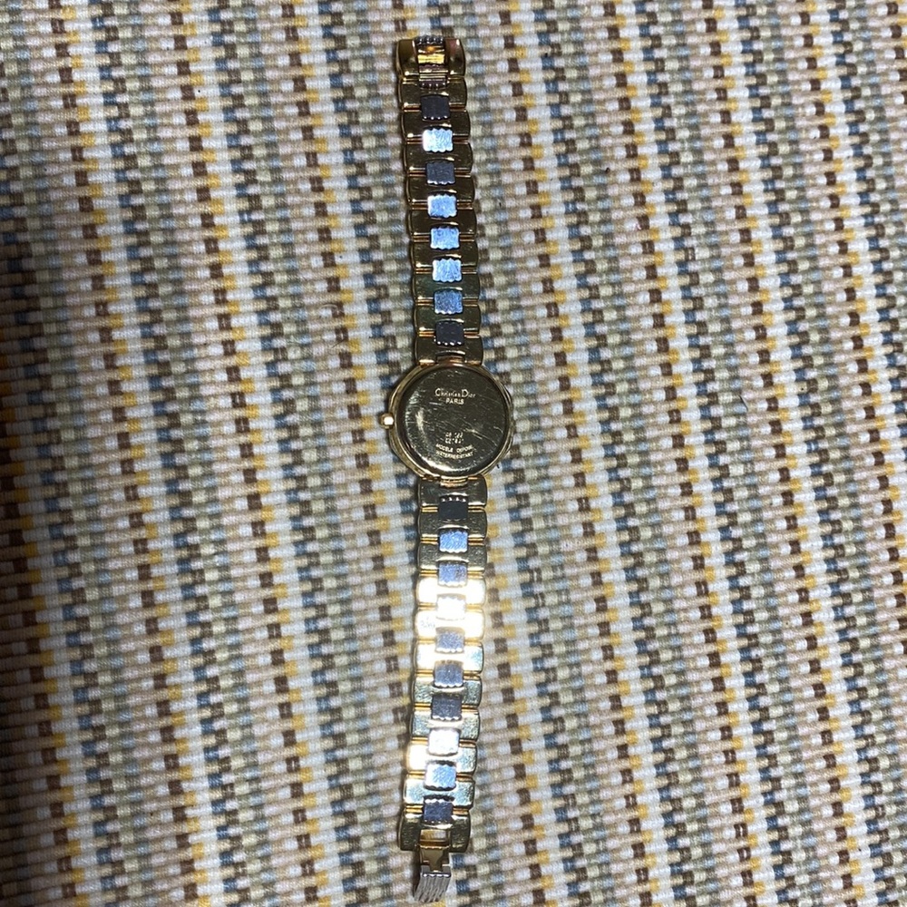 Watch - Picture 2 of 3